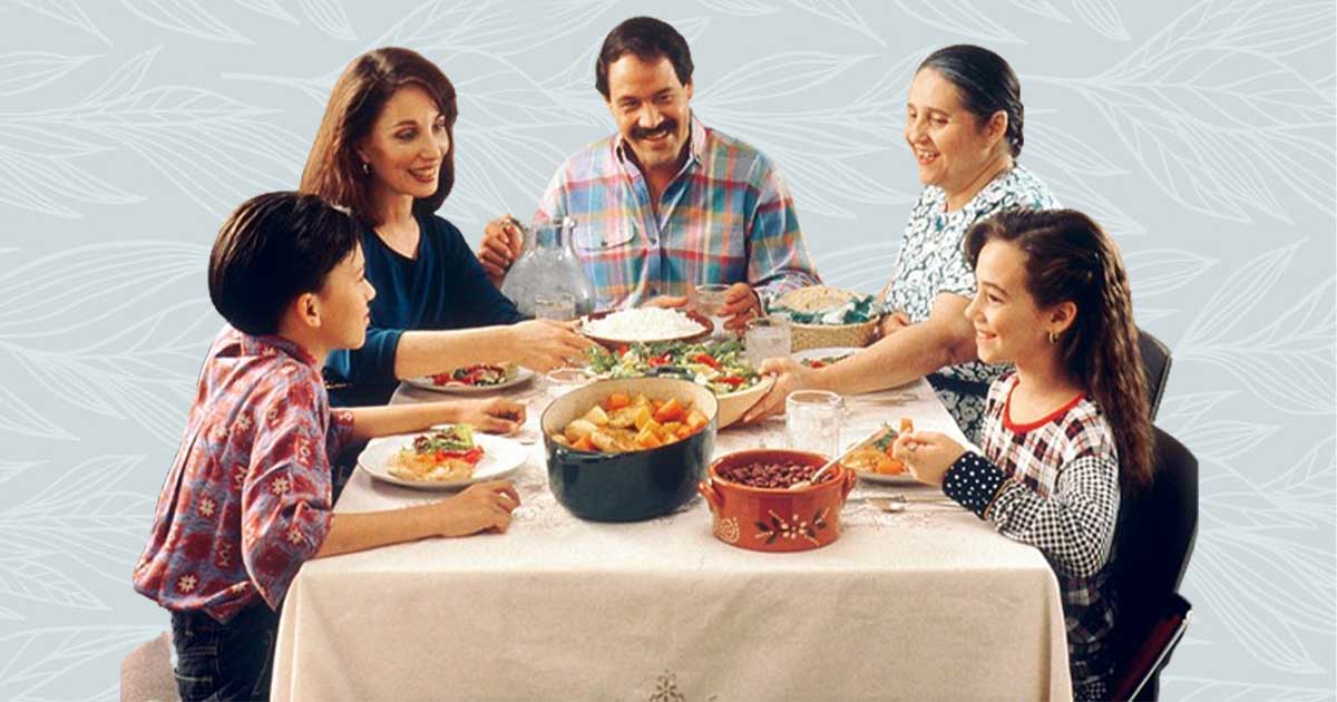 10 Reasons Why Family Dinners Shouldn’t Be Missed